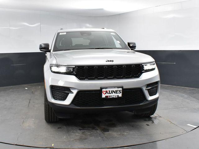 new 2025 Jeep Grand Cherokee car, priced at $40,636