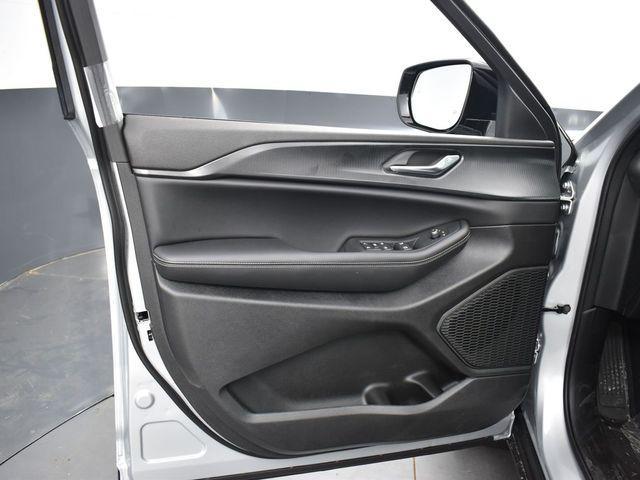 new 2025 Jeep Grand Cherokee car, priced at $40,636