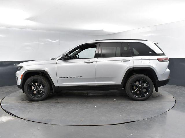 new 2025 Jeep Grand Cherokee car, priced at $40,636