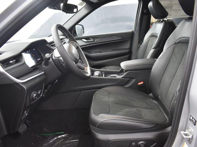 new 2025 Jeep Grand Cherokee car, priced at $40,636