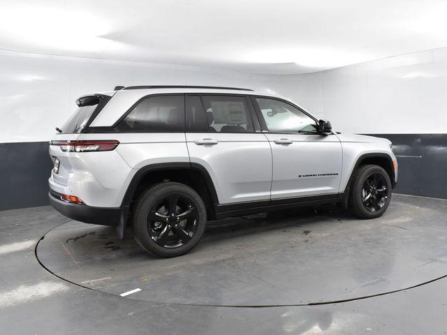 new 2025 Jeep Grand Cherokee car, priced at $40,636