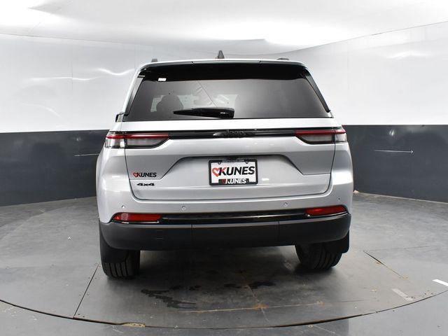 new 2025 Jeep Grand Cherokee car, priced at $40,636