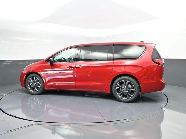 new 2026 Chrysler Pacifica car, priced at $44,548