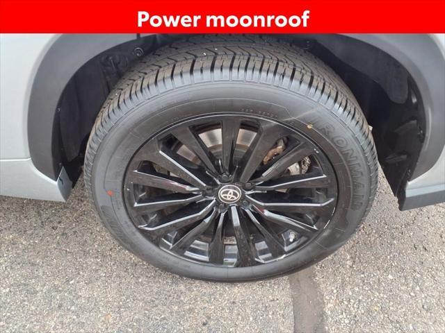 used 2023 Toyota Highlander car, priced at $36,995
