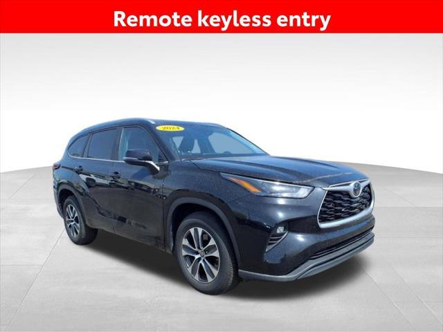 used 2024 Toyota Highlander car, priced at $38,589