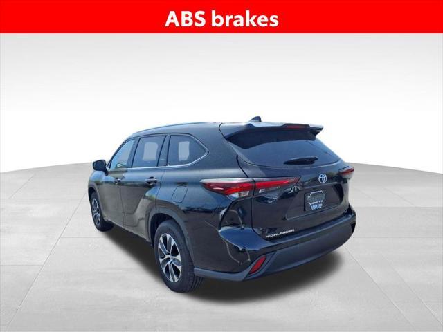 used 2024 Toyota Highlander car, priced at $38,589
