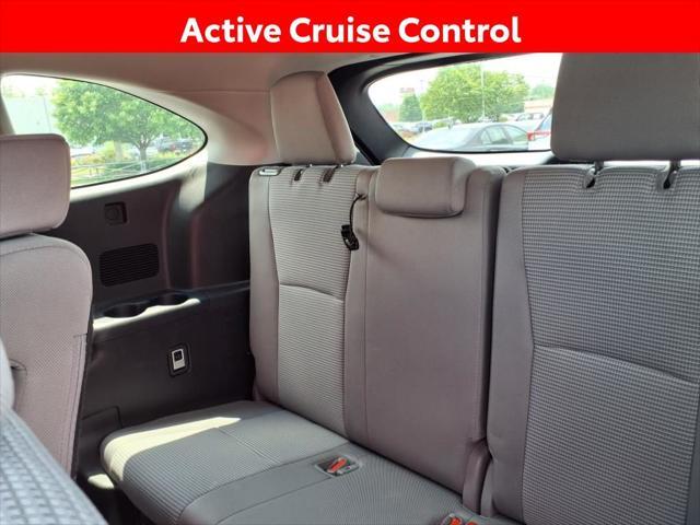 used 2023 Toyota Highlander car, priced at $34,320