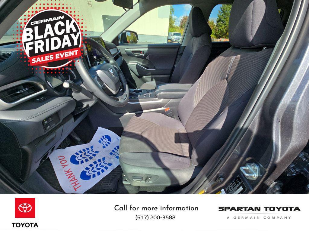 used 2023 Toyota Highlander car, priced at $27,899