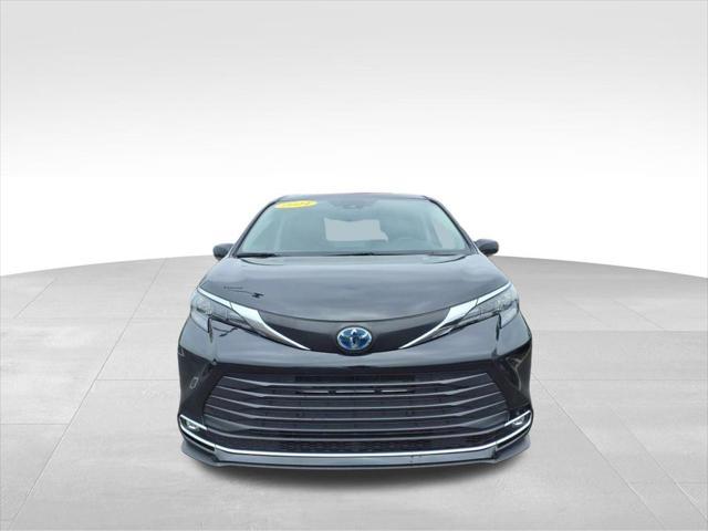used 2024 Toyota Sienna car, priced at $44,999