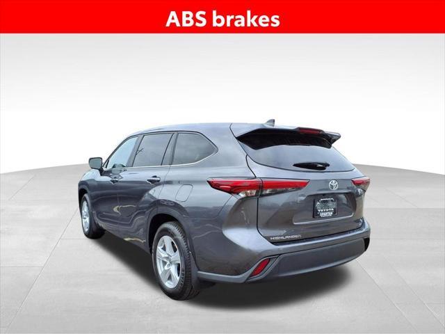 used 2023 Toyota Highlander car, priced at $33,266
