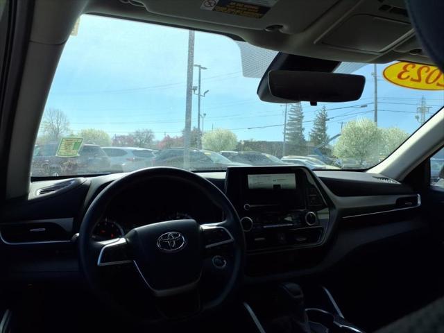used 2023 Toyota Highlander car, priced at $32,121