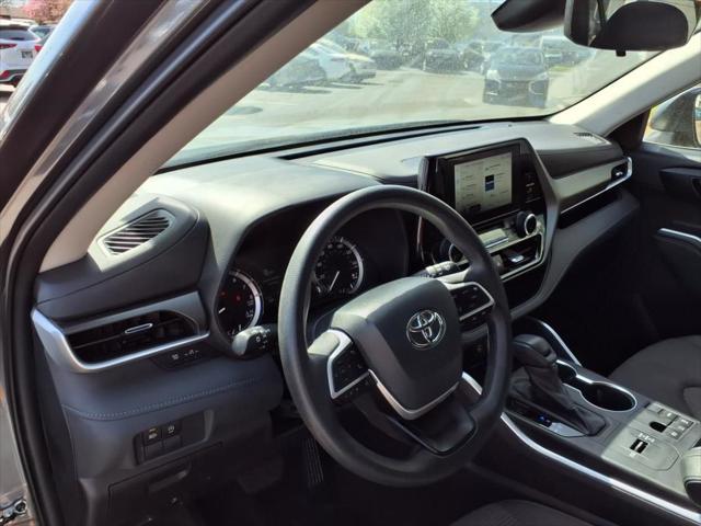 used 2023 Toyota Highlander car, priced at $32,121