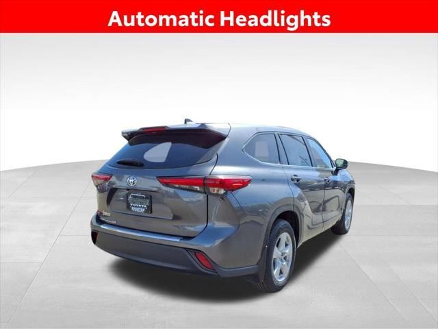 used 2023 Toyota Highlander car, priced at $32,121