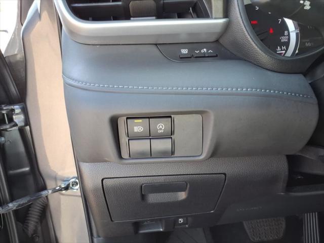 used 2023 Toyota Highlander car, priced at $32,121