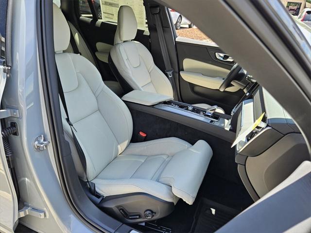 new 2025 Volvo V60 Cross Country car
