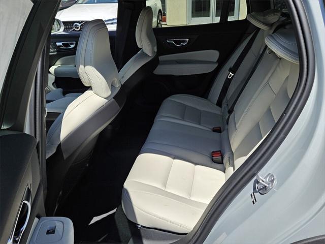 new 2025 Volvo V60 Cross Country car