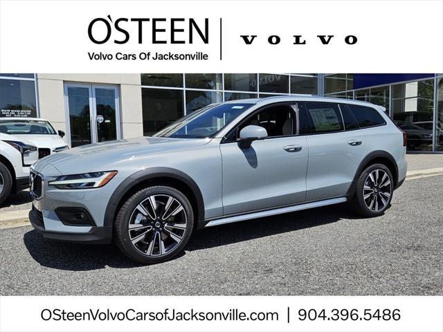 new 2025 Volvo V60 Cross Country car