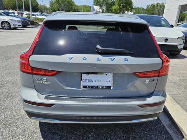 new 2025 Volvo V60 Cross Country car