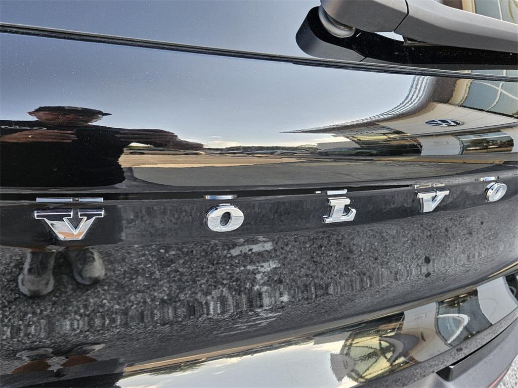 used 2023 Volvo XC40 car, priced at $28,495