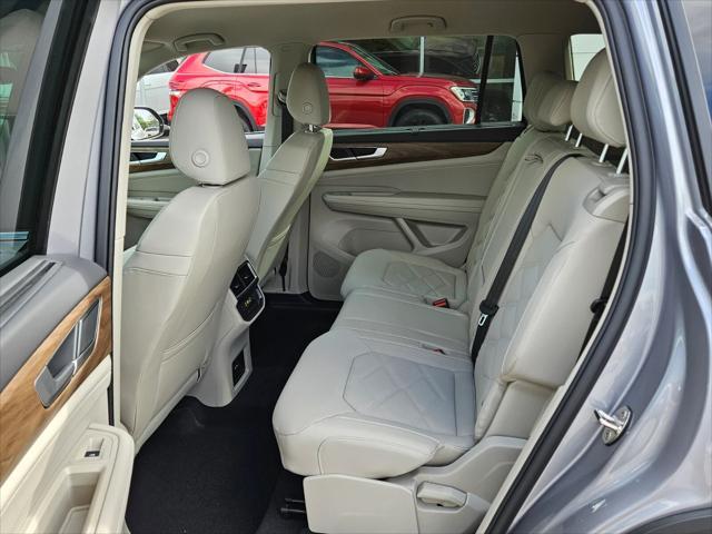 new 2025 Volkswagen Atlas car, priced at $44,916