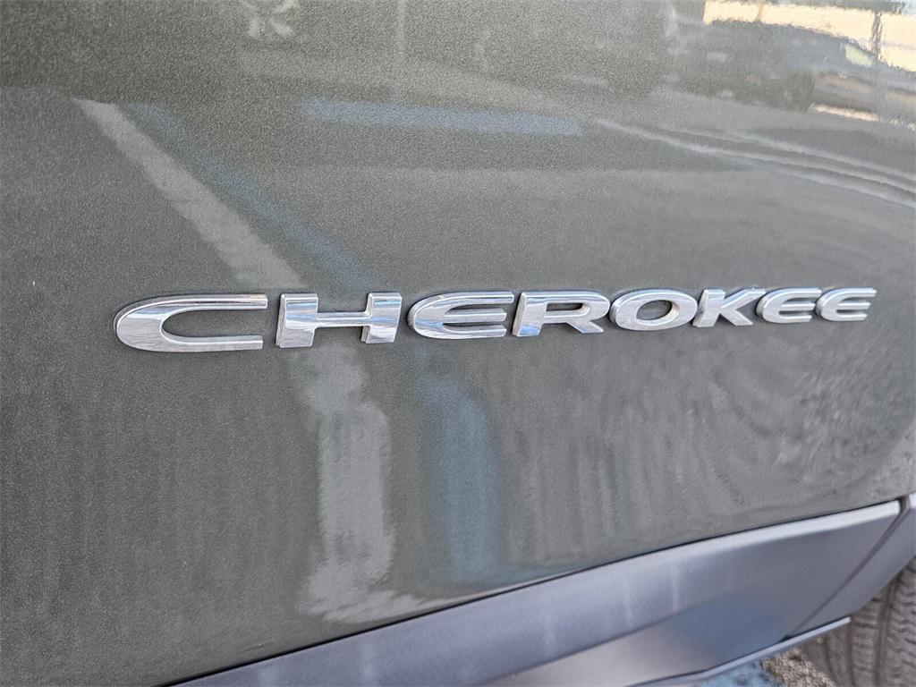 used 2019 Jeep Cherokee car, priced at $17,495