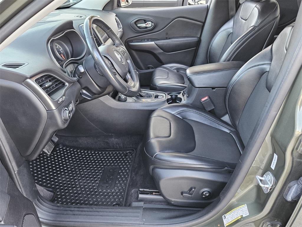 used 2019 Jeep Cherokee car, priced at $17,495