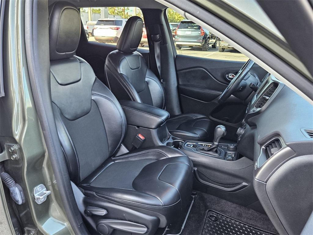 used 2019 Jeep Cherokee car, priced at $17,495