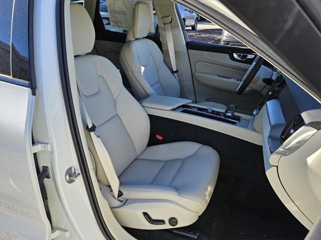 new 2025 Volvo XC60 car, priced at $49,525