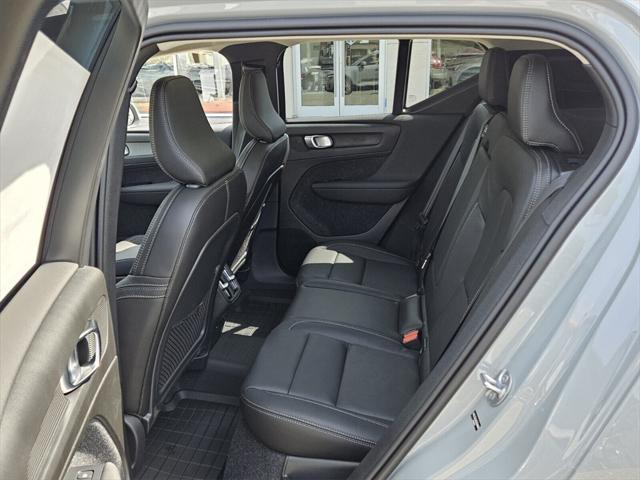 new 2025 Volvo XC40 car, priced at $45,485