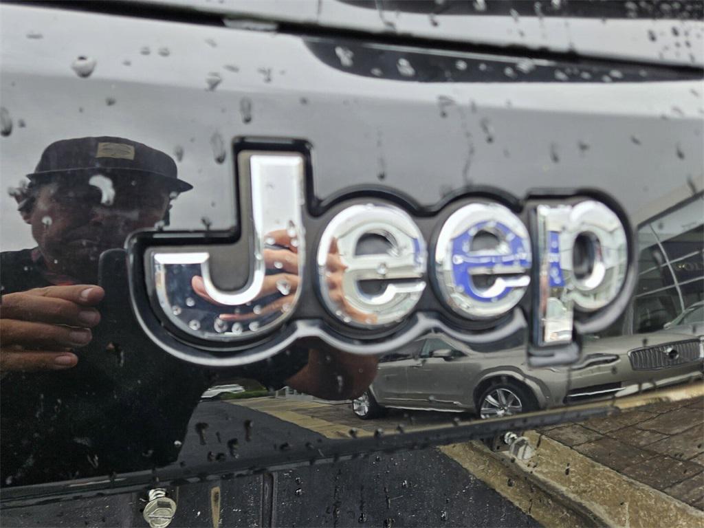 used 2021 Jeep Grand Cherokee car, priced at $21,595