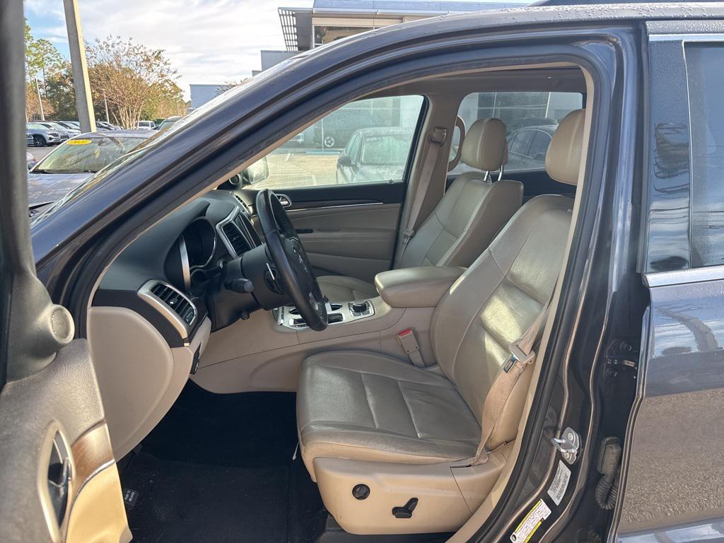 used 2017 Jeep Grand Cherokee car, priced at $15,995