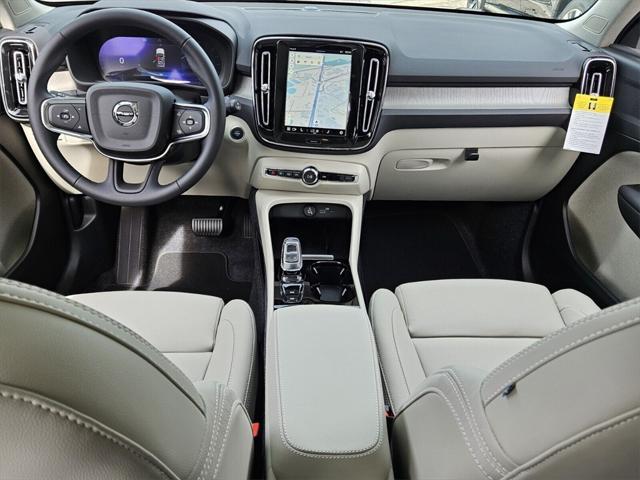 new 2025 Volvo XC40 car, priced at $47,765