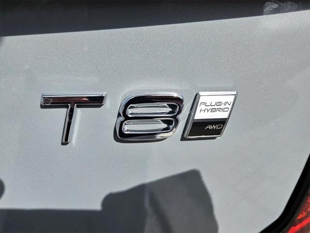 new 2025 Volvo XC90 Plug-In Hybrid car