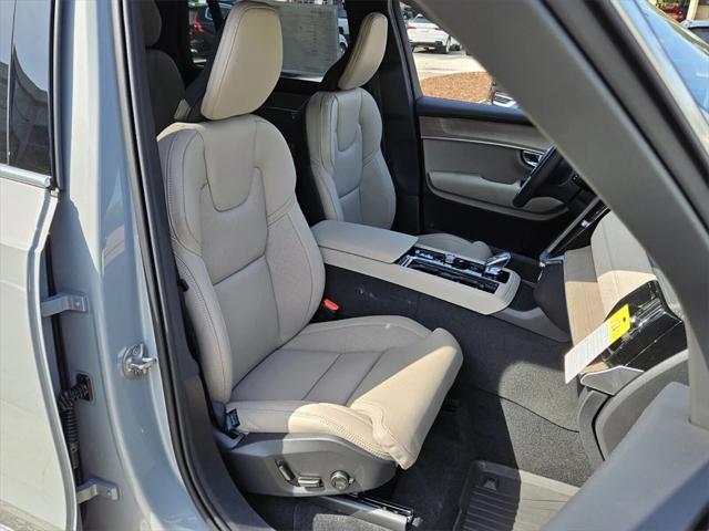 new 2025 Volvo XC90 Plug-In Hybrid car