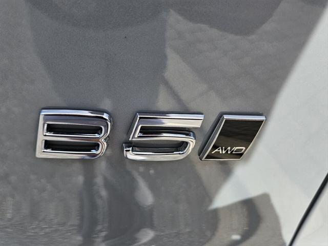 new 2025 Volvo XC40 car