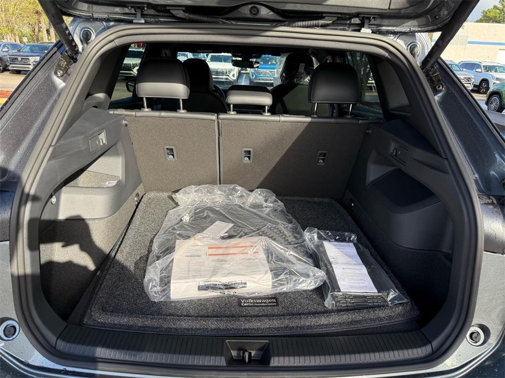 new 2025 Volkswagen Tiguan car, priced at $38,811