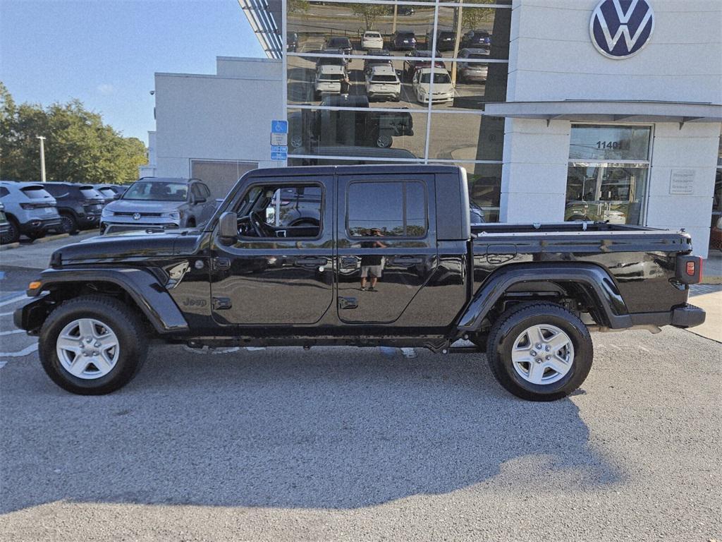 used 2022 Jeep Gladiator car, priced at $29,395