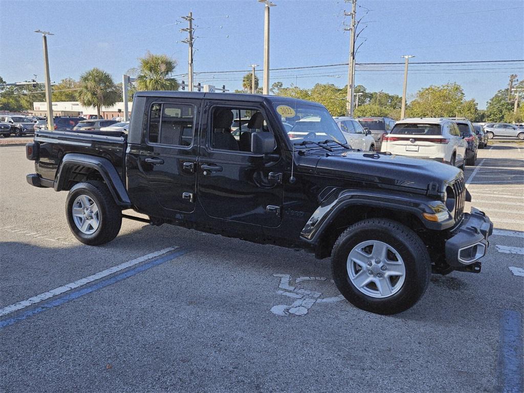 used 2022 Jeep Gladiator car, priced at $29,395