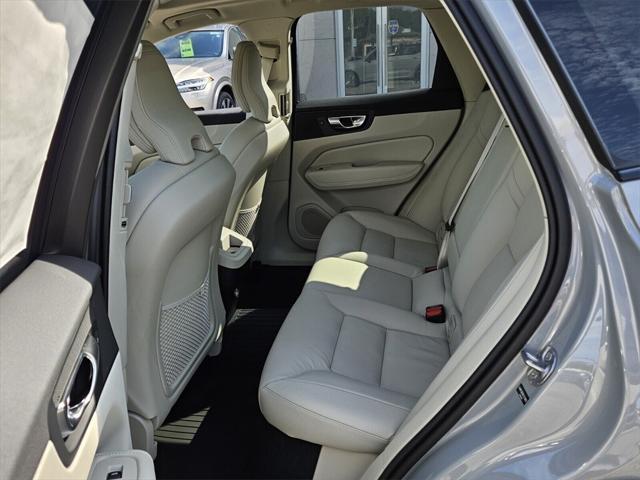 new 2025 Volvo XC60 car