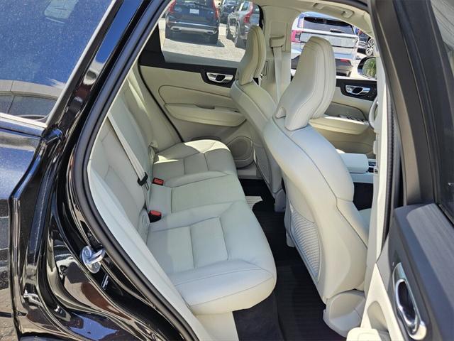 new 2025 Volvo XC60 car