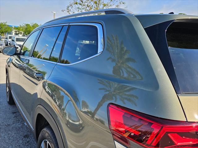 new 2025 Volkswagen Atlas car, priced at $51,141