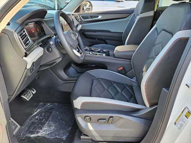 new 2025 Volkswagen Atlas car, priced at $50,051