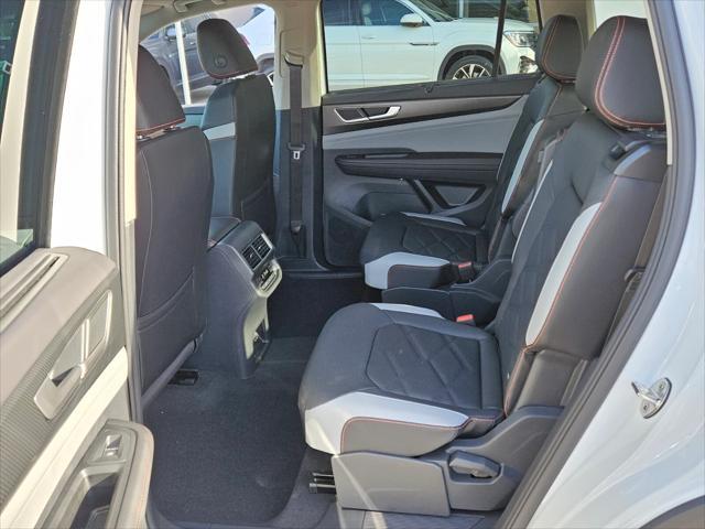 new 2025 Volkswagen Atlas car, priced at $50,051