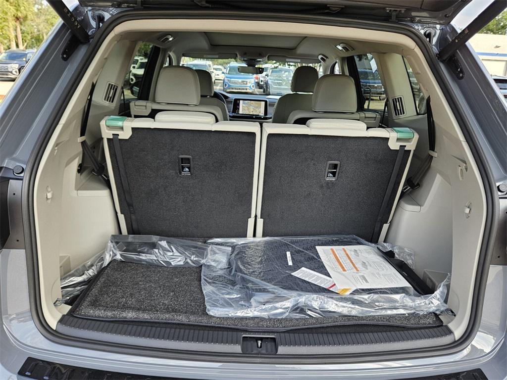 new 2026 Volkswagen Atlas car, priced at $56,023