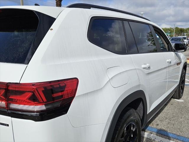 new 2025 Volkswagen Atlas car, priced at $50,111