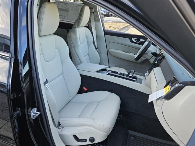 new 2025 Volvo XC60 car