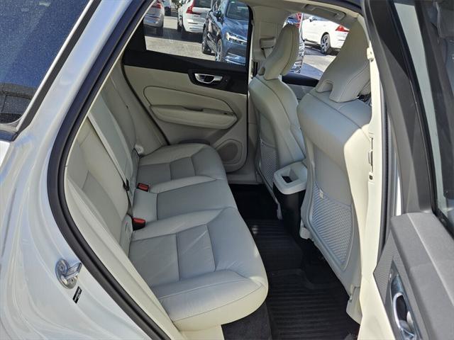 new 2025 Volvo XC60 car