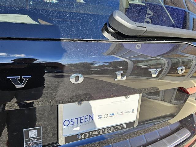 new 2025 Volvo XC60 car