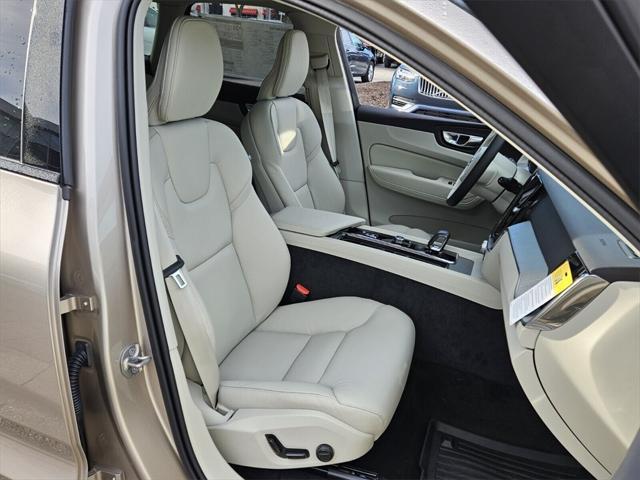 new 2025 Volvo XC60 car