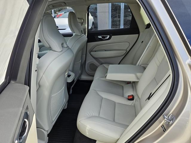 new 2025 Volvo XC60 car